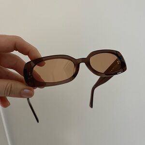 VEHLA Brown Rectangular Sunglasses